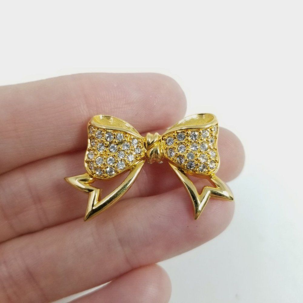 Vintage Rhinestone Encrusted Bow Shape Brooch Gold Tone Lapel Pin, Festive - Picture 2 of 6